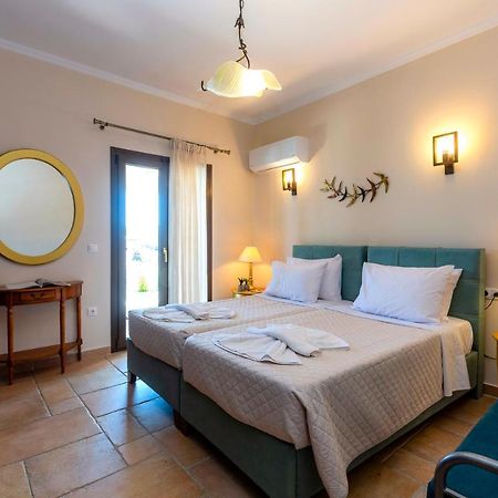 Solaris Methea- Luxury Central Villa By The Castle Kassiopi Exteriör bild