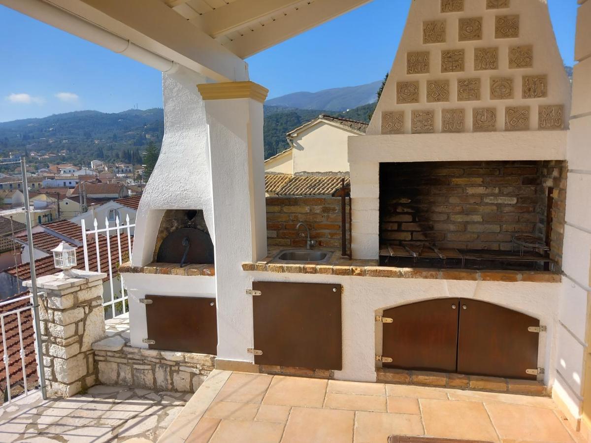 Solaris Methea- Luxury Central Villa By The Castle Kassiopi Exteriör bild