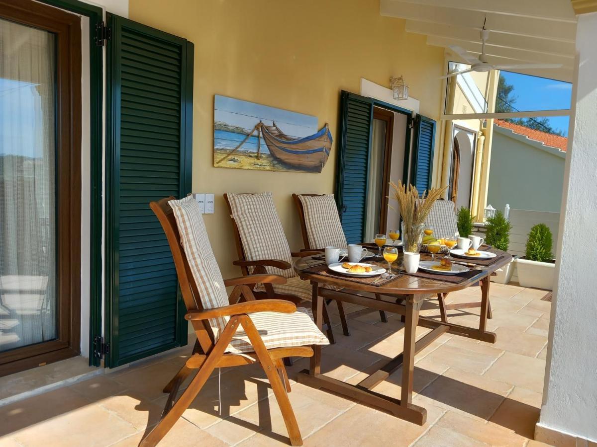 Solaris Methea- Luxury Central Villa By The Castle Kassiopi Exteriör bild