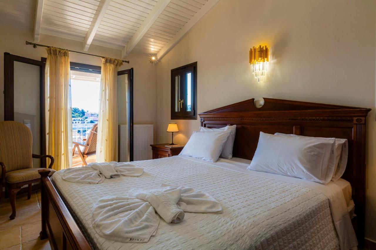 Solaris Methea- Luxury Central Villa By The Castle Kassiopi Exteriör bild