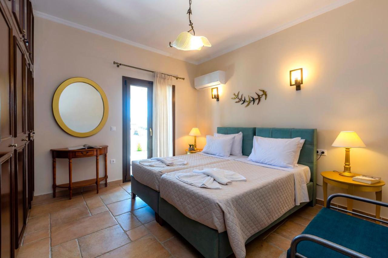 Solaris Methea- Luxury Central Villa By The Castle Kassiopi Exteriör bild