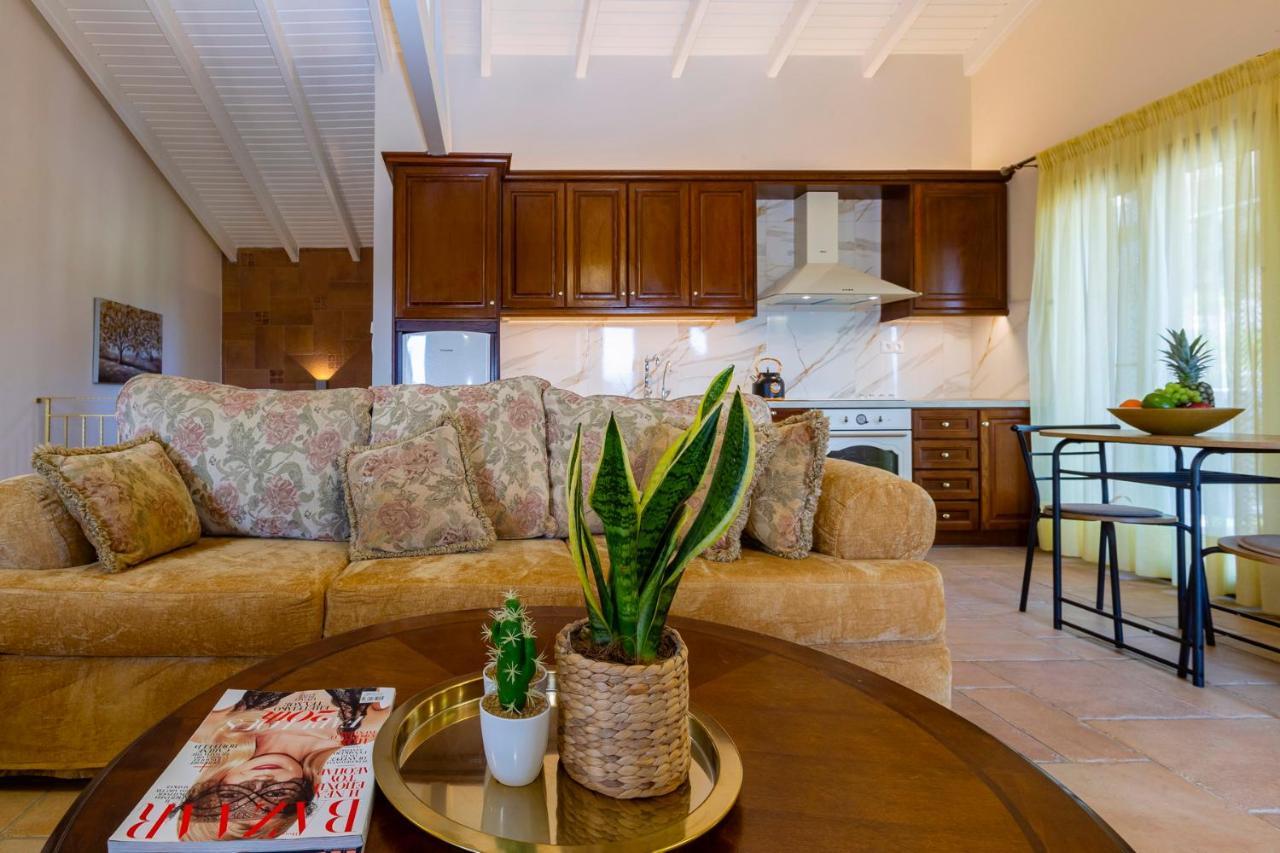 Solaris Methea- Luxury Central Villa By The Castle Kassiopi Exteriör bild