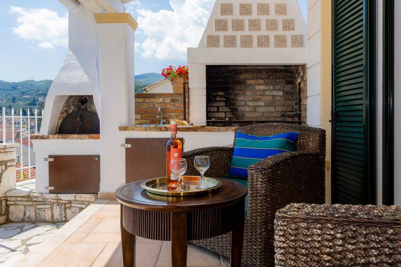Solaris Methea- Luxury Central Villa By The Castle Kassiopi Exteriör bild