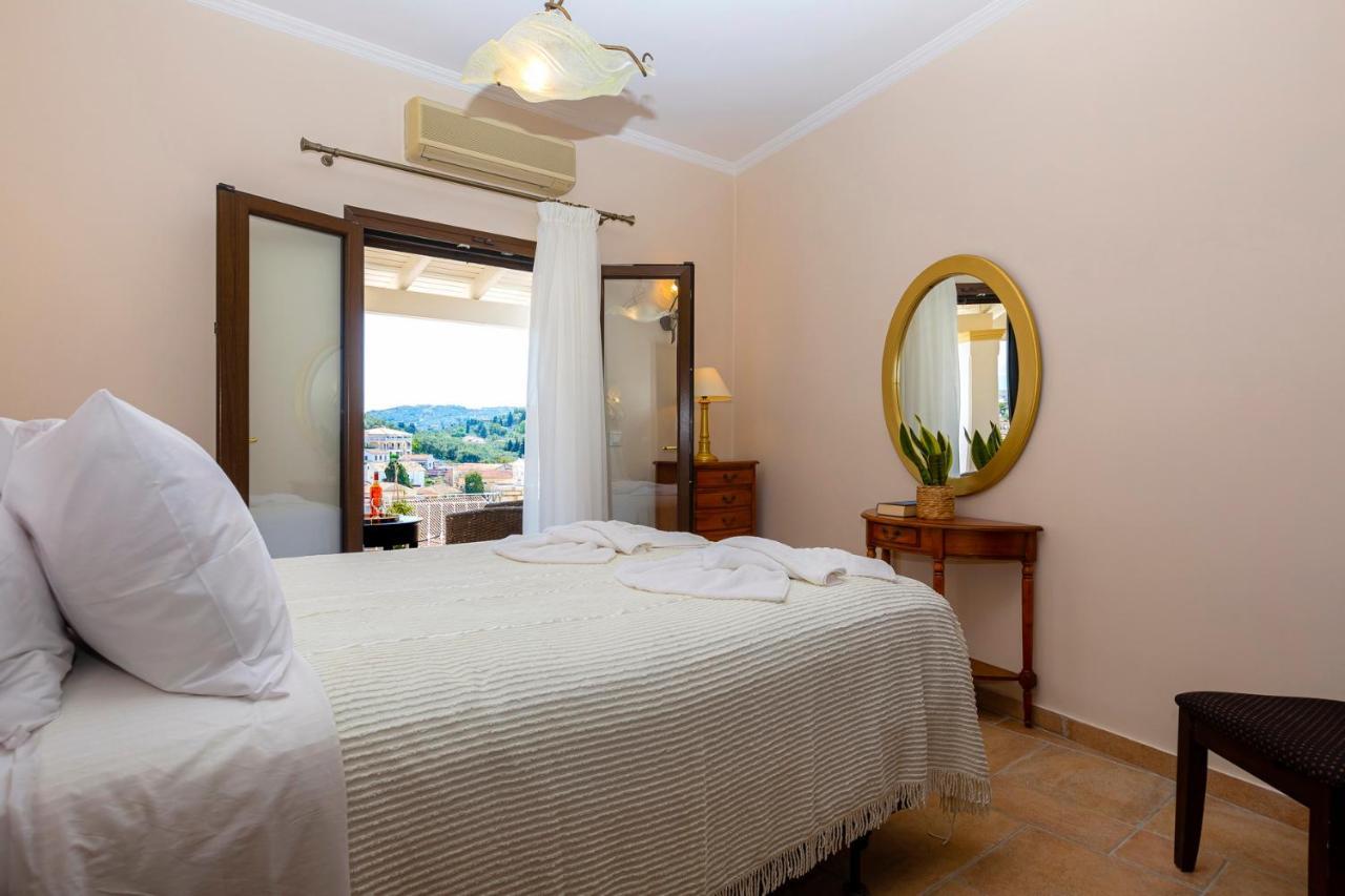 Solaris Methea- Luxury Central Villa By The Castle Kassiopi Exteriör bild