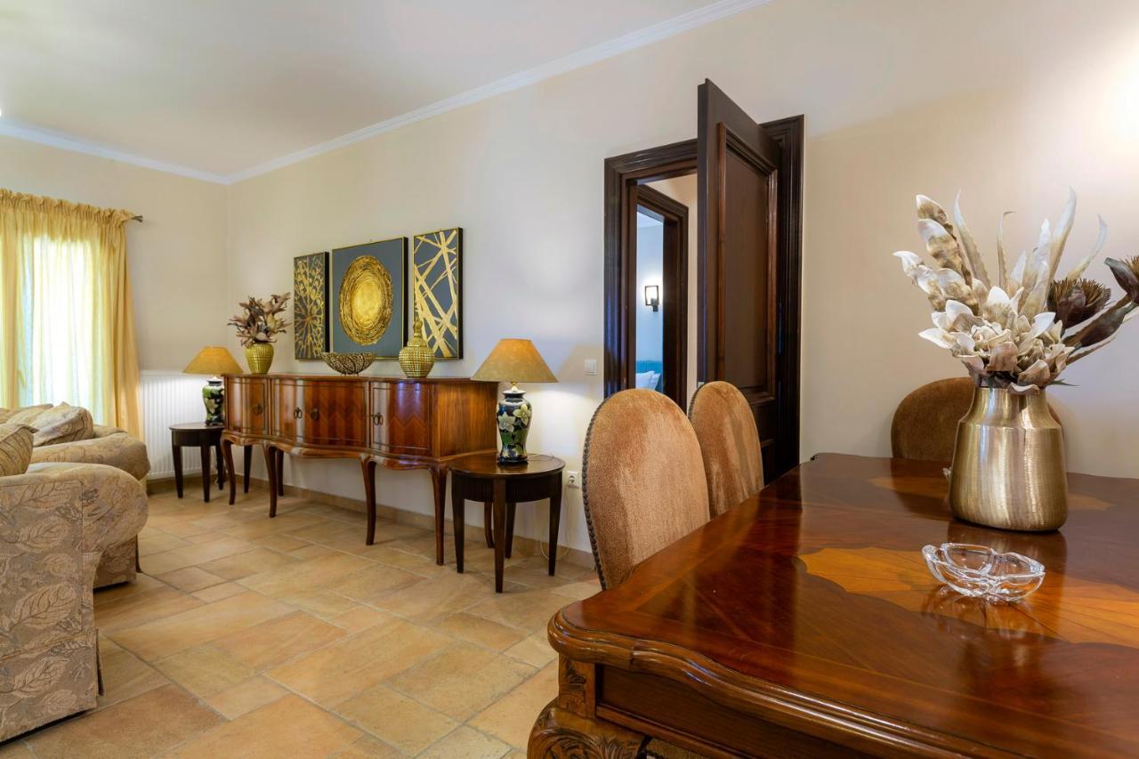 Solaris Methea- Luxury Central Villa By The Castle Kassiopi Exteriör bild