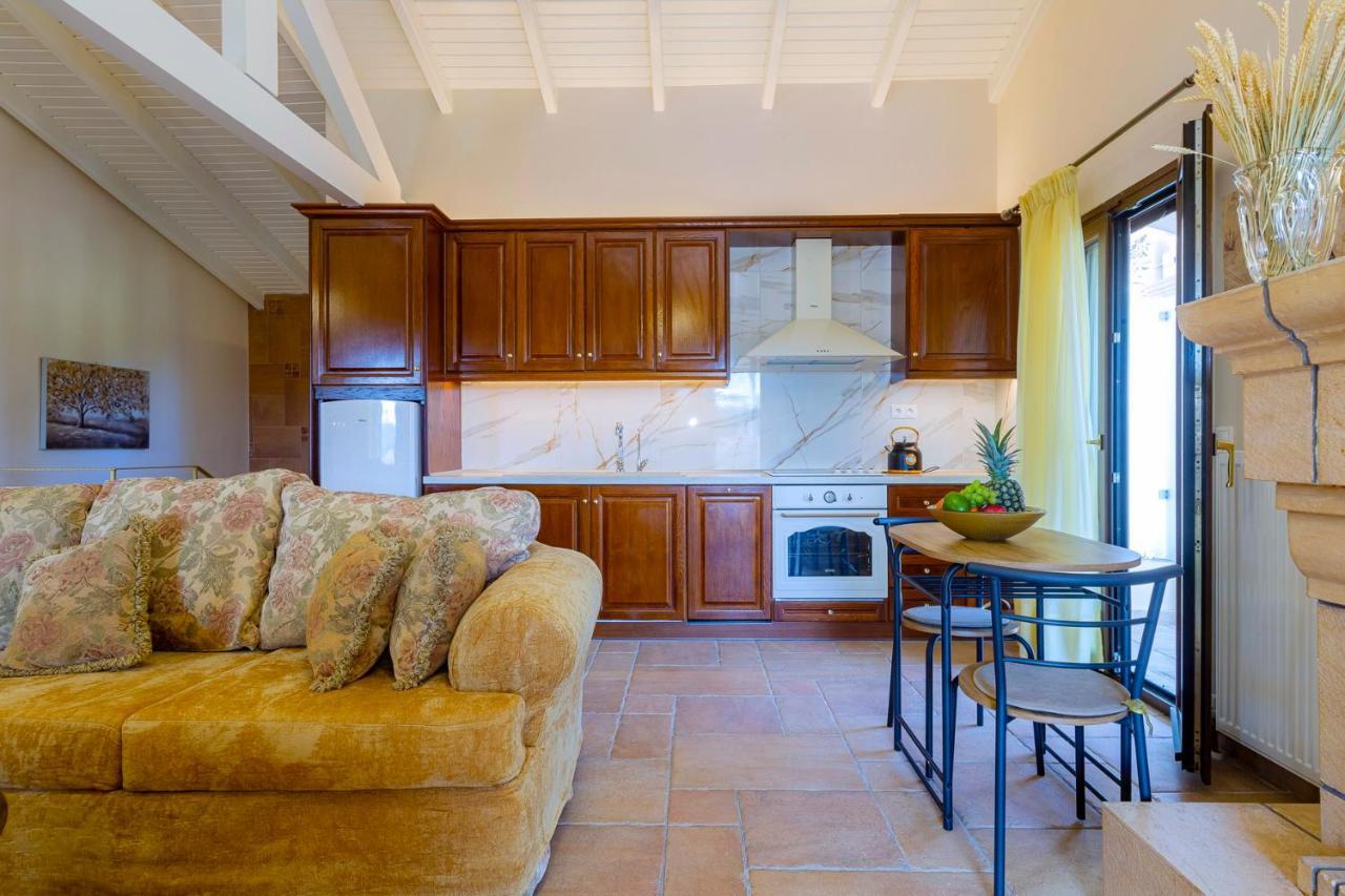 Solaris Methea- Luxury Central Villa By The Castle Kassiopi Exteriör bild