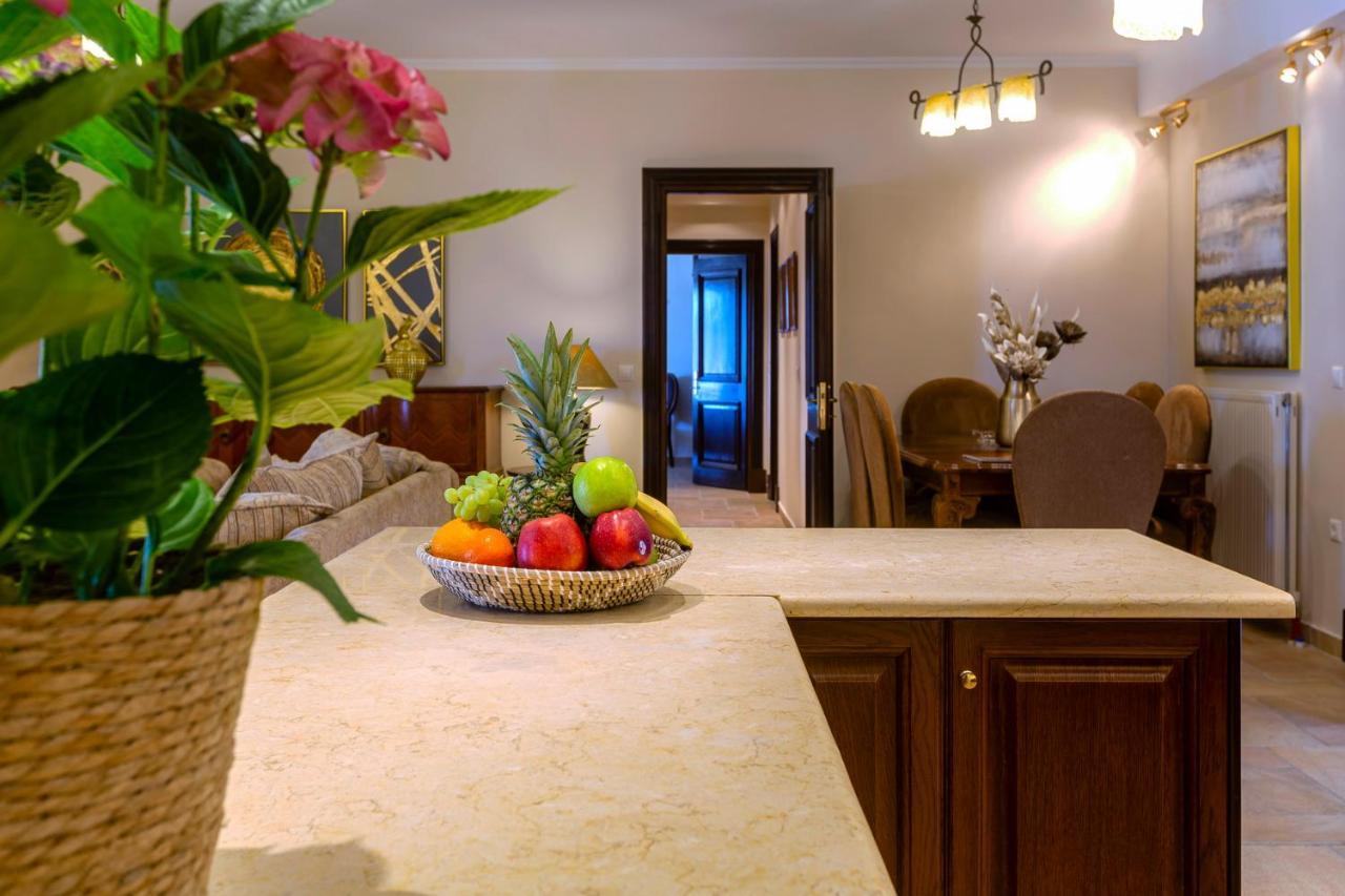 Solaris Methea- Luxury Central Villa By The Castle Kassiopi Exteriör bild